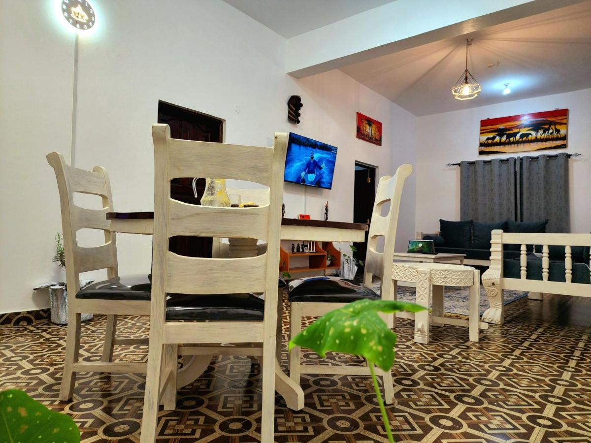 Ocean Breeze Homes Watamu 3 Bedroom Free Wi-Fi And Parking Exterior photo