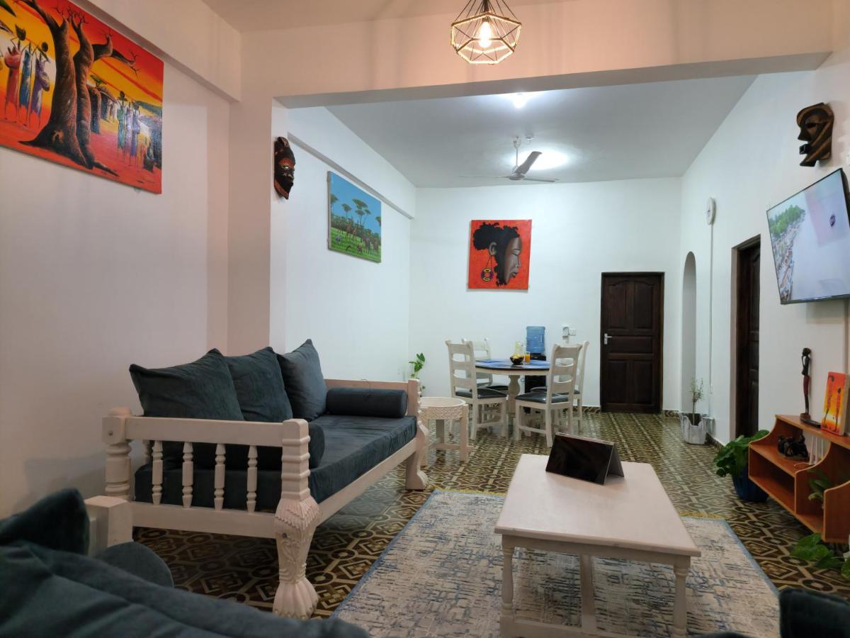 Ocean Breeze Homes Watamu 3 Bedroom Free Wi-Fi And Parking Exterior photo