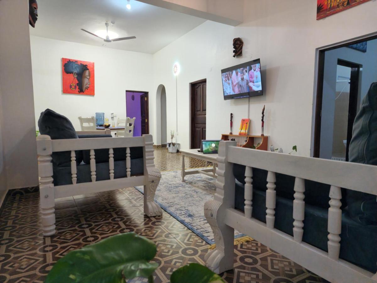 Ocean Breeze Homes Watamu 3 Bedroom Free Wi-Fi And Parking Exterior photo